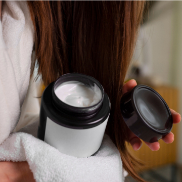 Ночная маска для волос: что это и стоит ли использовать